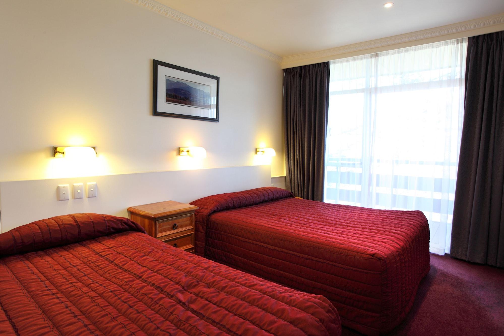 Wanaka Hotel Экстерьер фото