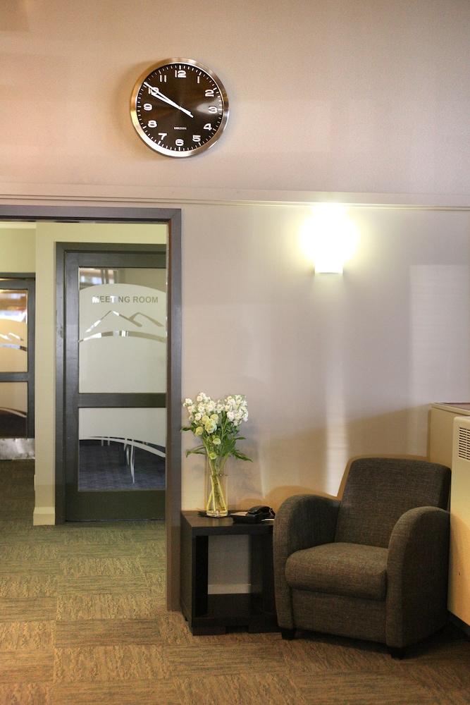 Wanaka Hotel Экстерьер фото