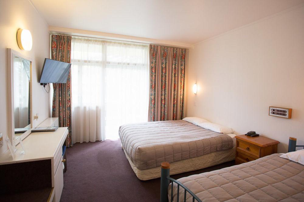 Wanaka Hotel Экстерьер фото