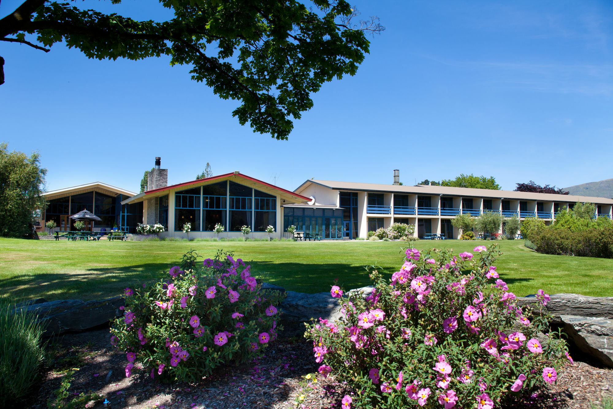 Wanaka Hotel Экстерьер фото
