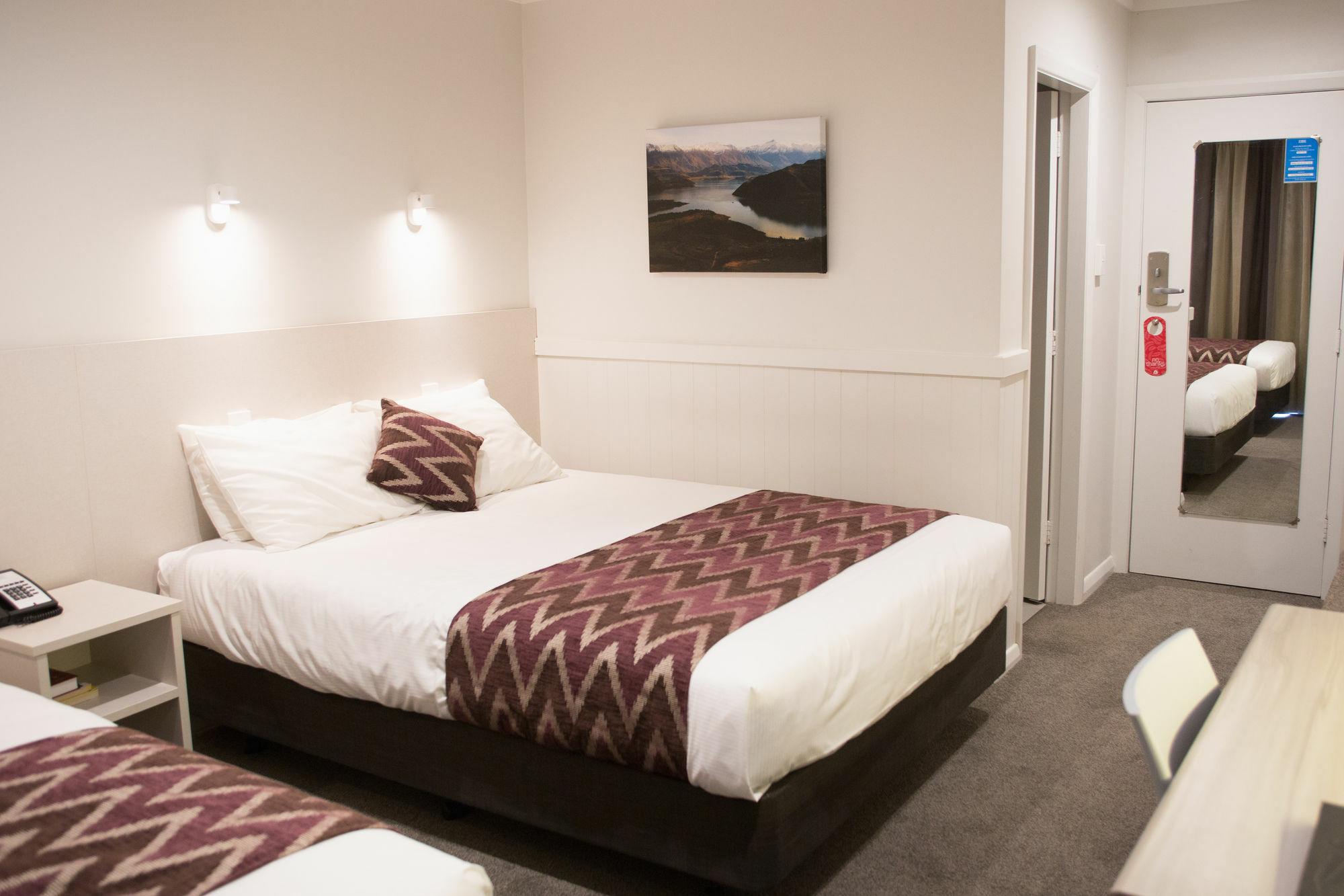 Wanaka Hotel Экстерьер фото
