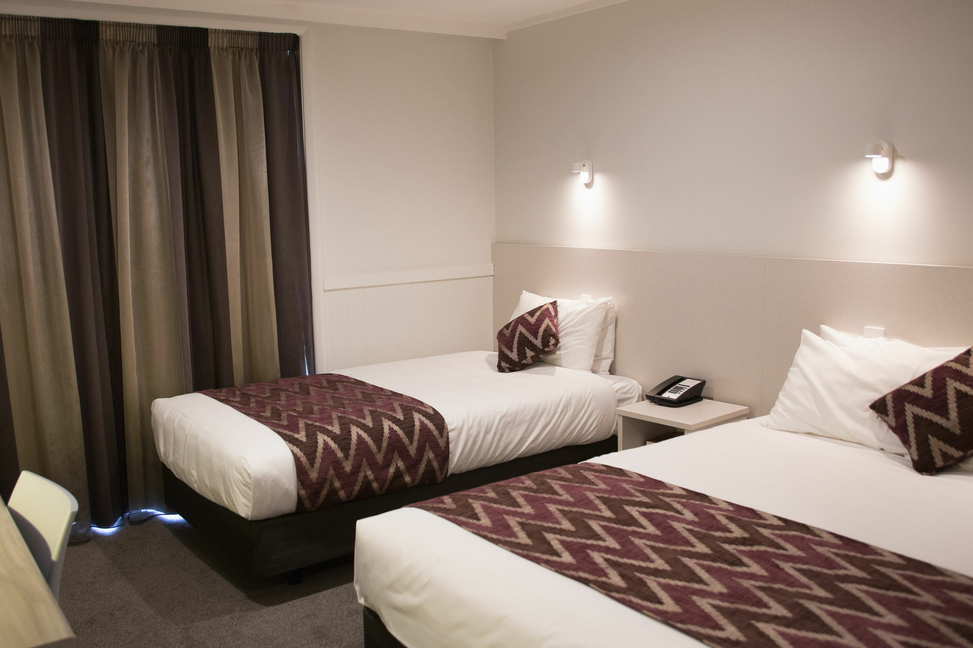 Wanaka Hotel Экстерьер фото