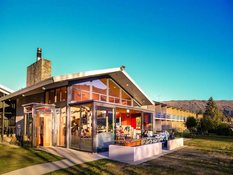 Wanaka Hotel Экстерьер фото