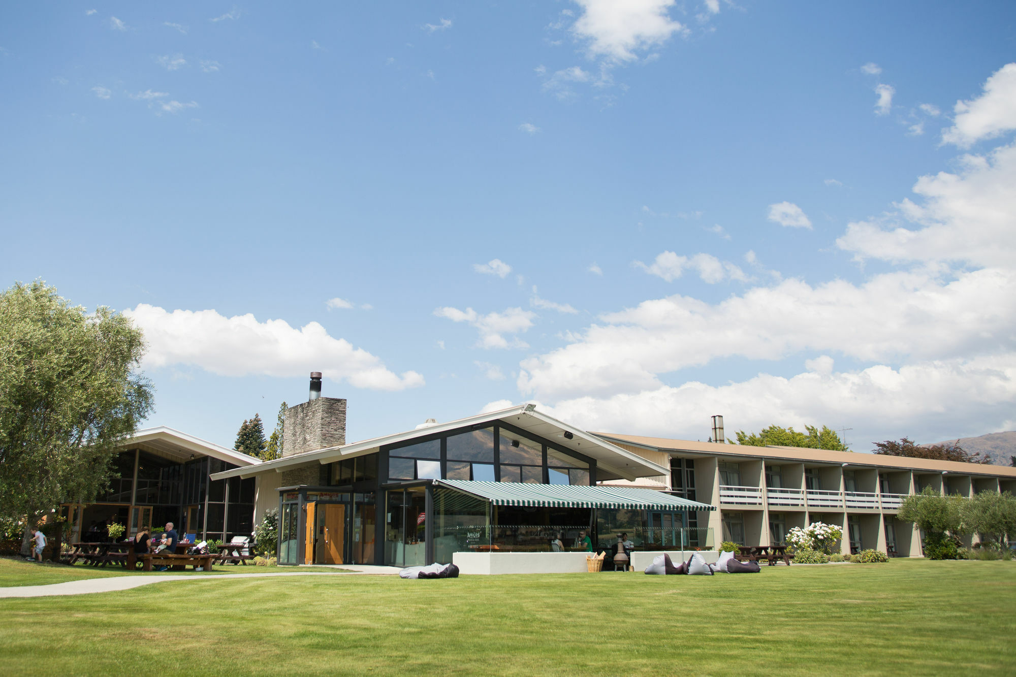 Wanaka Hotel Экстерьер фото