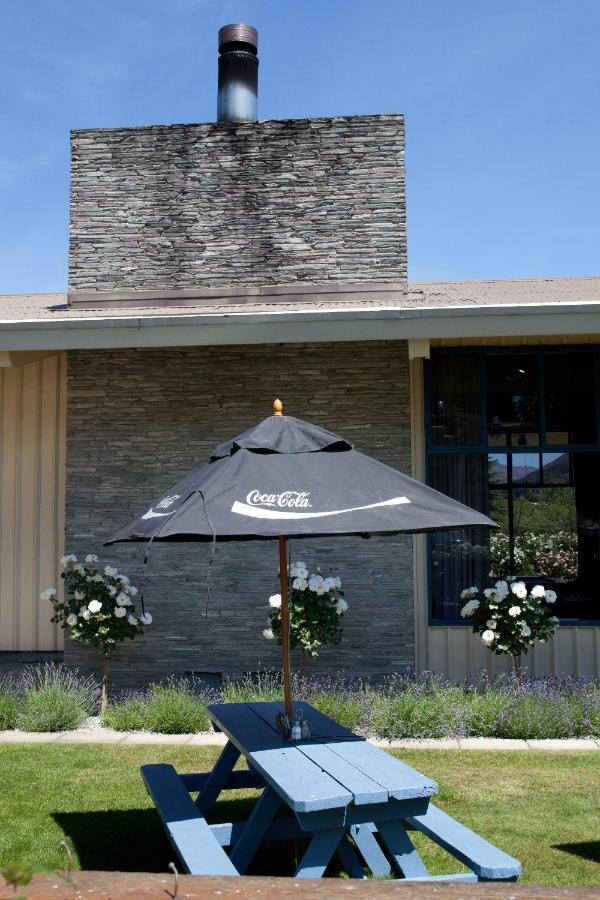 Wanaka Hotel Экстерьер фото